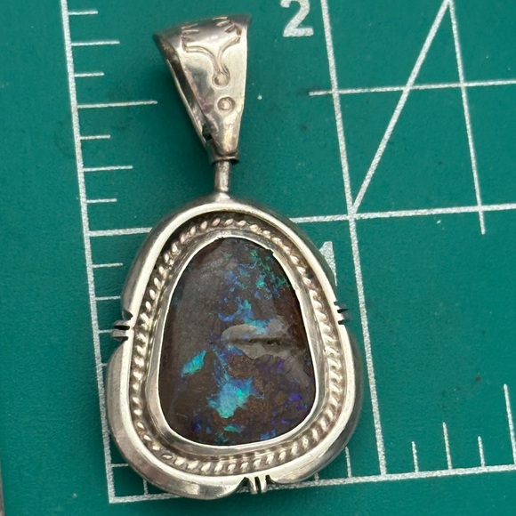 Australian Boulder Opal E. Etsitty native Navajo sterling silver pendant - Picture 4 of 7